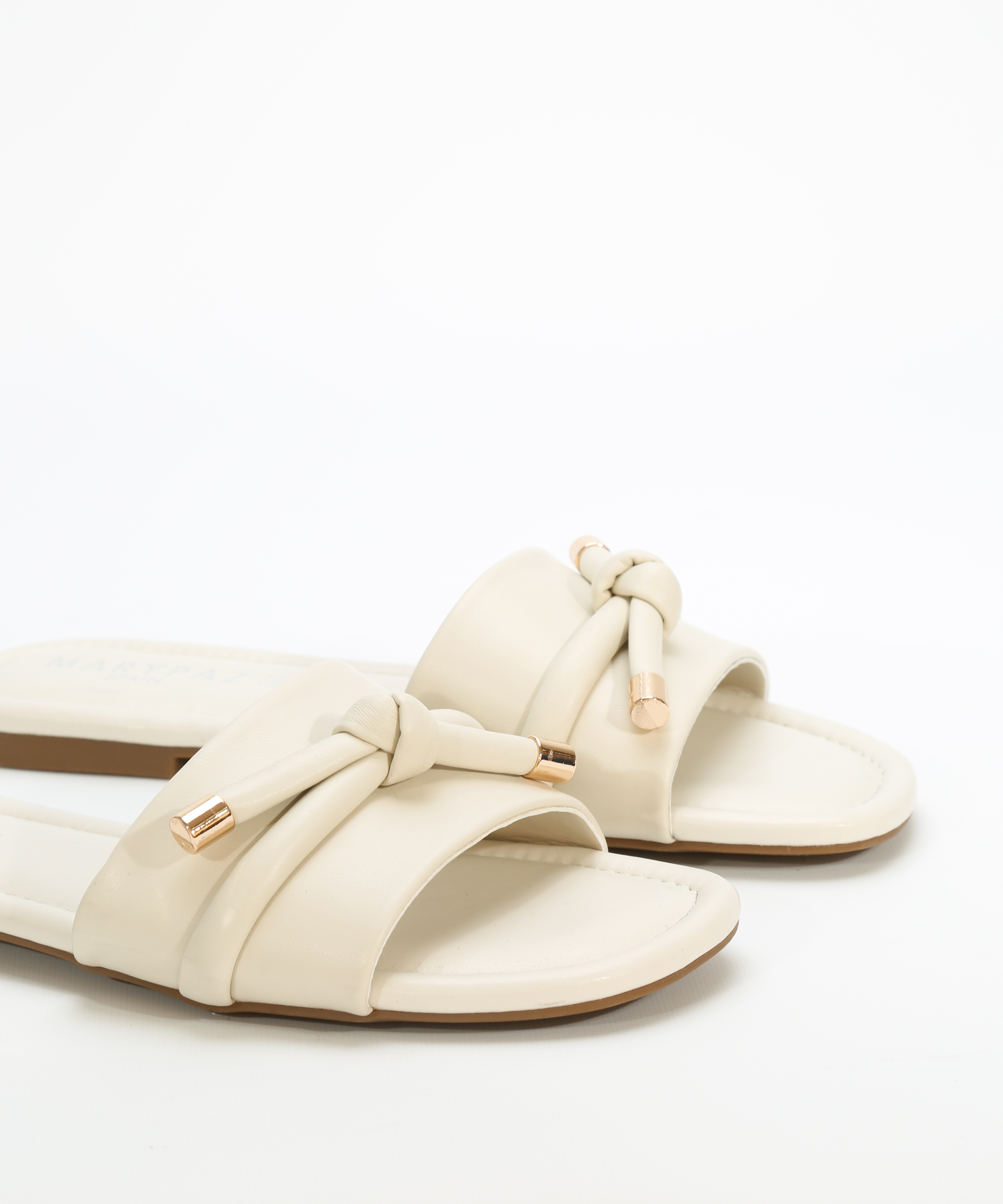 Sandalia plana nudo image number null